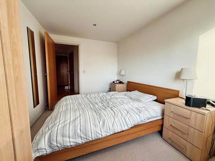 1 Bedroom Flat To Rent In Clarence House, The Boulevard, Leeds, West Yorkshire, LS10
