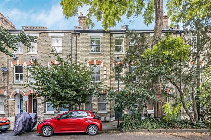 2 Bedroom Flat For Sale In Bonnington Square, Vauxhall, SW8