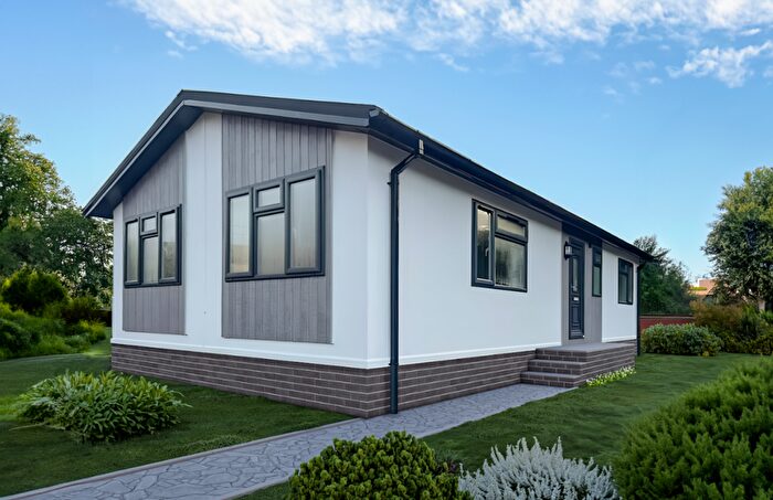 2 Bedroom Park Home For Sale In Bradwell, Norfolk, NR31