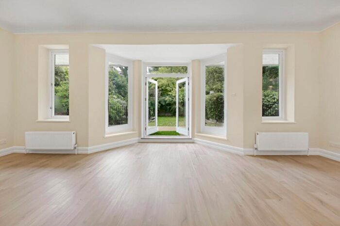 4 Bedroom Flat To Rent In West Heath Road, Hampstead, NW3