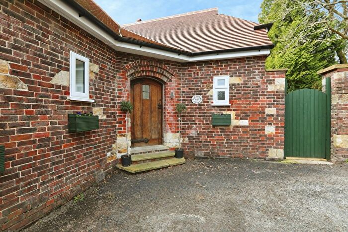 3 Bedroom Link Detached House For Sale In Wadhurst Road, Mark Cross, Crowborough, East Sussex, TN6