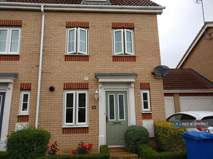 3 Bedroom Semi-Detached House To Rent In Abbots Way, Kettering, NN15