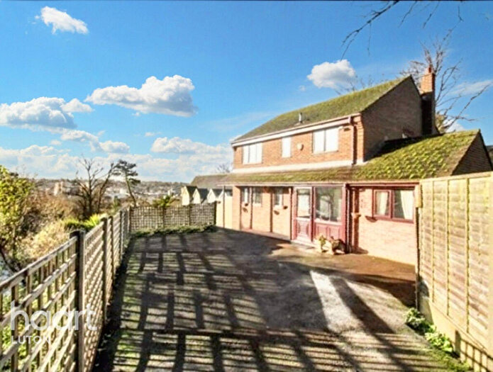 5 Bedroom Detached House For Sale In Hart Hill Lane, Luton, LU2