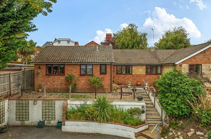 4 Bedroom Bungalow For Sale In Gipsy Lane, Wokingham, Berkshire, RG40