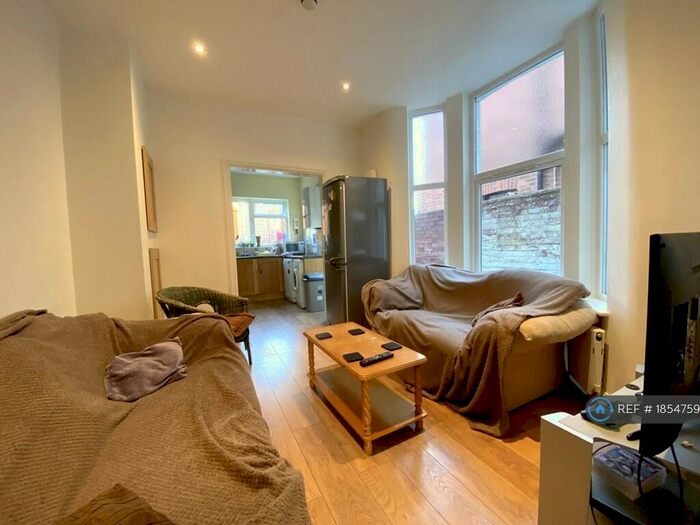 6 Bedroom Terraced House To Rent In Polsloe Rd, Exeter, EX1