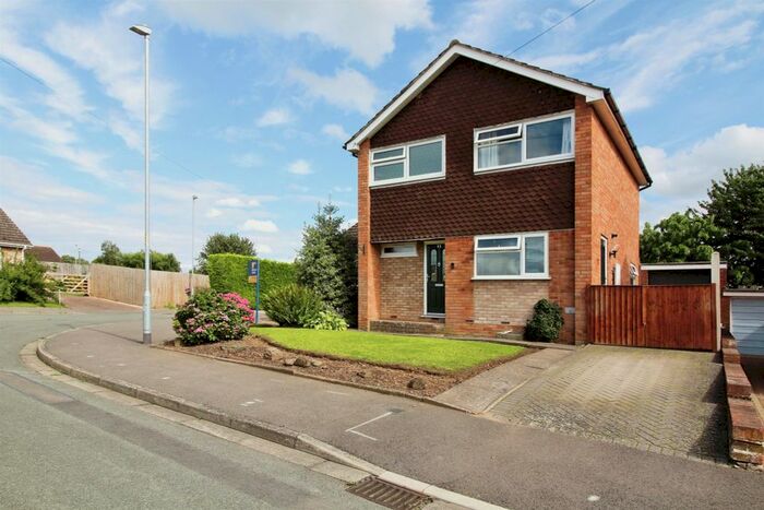 5 Bedroom Detached House For Sale In White Horse Close, Worcester, WR2