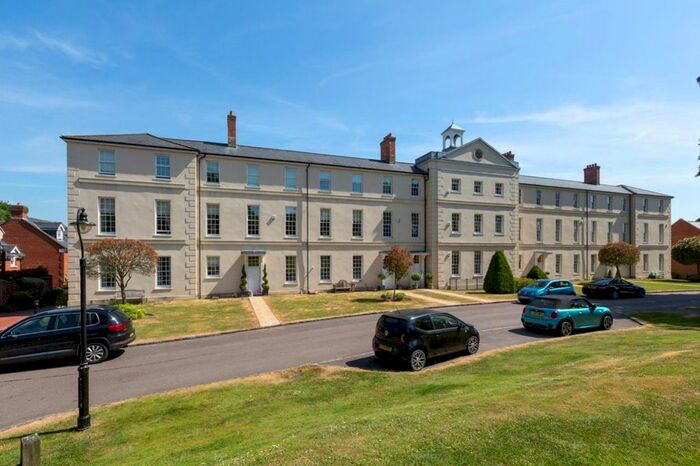 5 Bedroom Town House To Rent In Birchfield, Sundridge, Kent, TN14