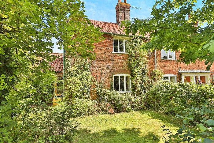 2 Bedroom Character Property For Sale In Fustyweed, Elsing, Dereham, NR20