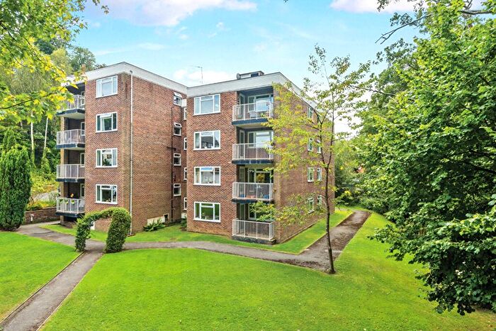 2 Bedroom Flat For Sale In Ockford Road, Godalming, Surrey, GU7