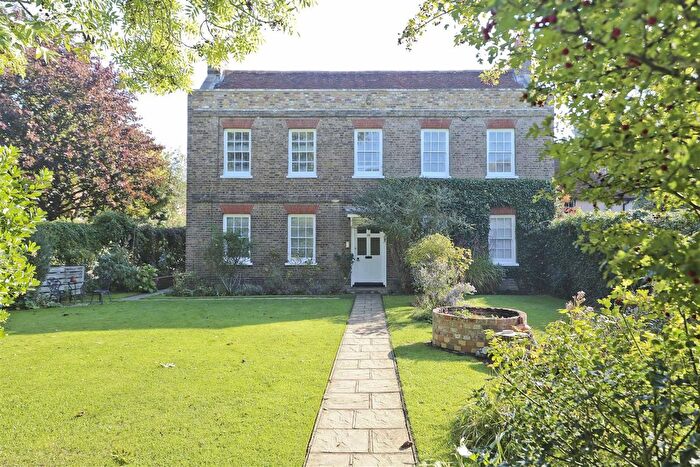1 Bedroom Flat For Sale In Avenue House, The Green, West Drayton, UB7
