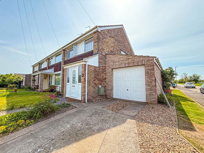 3 Bedroom Semi-Detached House For Sale In Heather Close, Bridgwater, Somerset, TA6