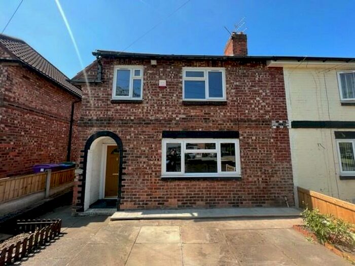 3 Bedroom House To Rent In Elms House Road, L13