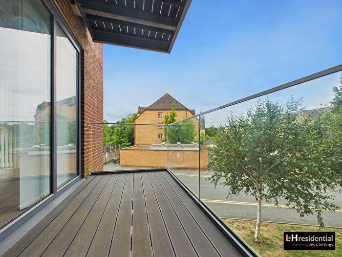 1 Bedroom Flat For Sale In Station Road, Millar House, WD6