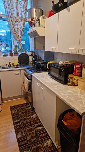 2 Bedroom Flat To Rent In George Lane, London, E18