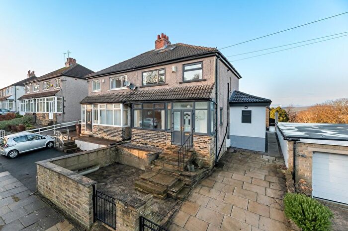 4 Bedroom Semi Detached House For Sale In Nab Wood Drive, Shipley, BD18