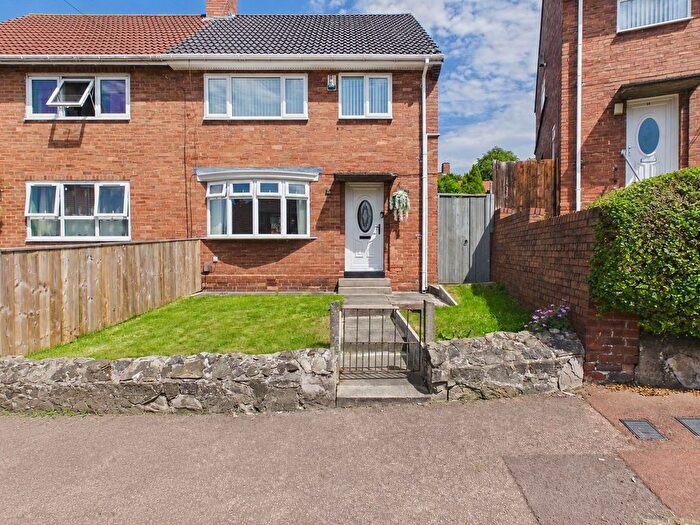 3 Bedroom Semi-Detached House For Sale In Wythburn Place, Gateshead, NE9