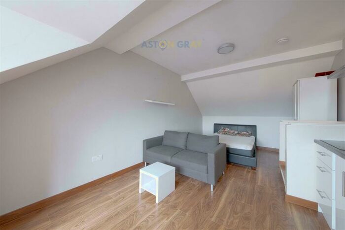 Studio To Rent In High Street, Slough *Includes Most Bills*, SL1