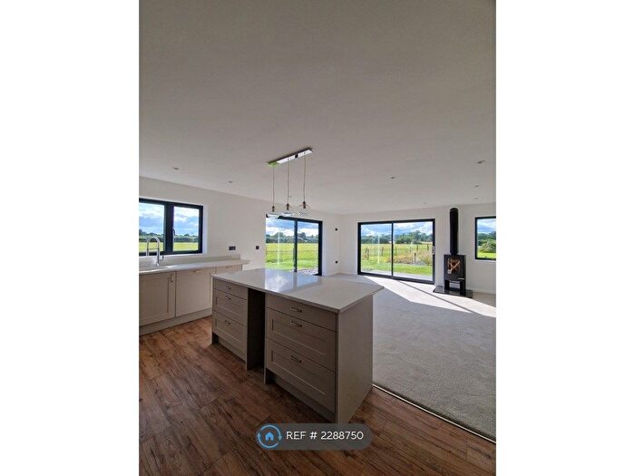 4 Bedroom Bungalow To Rent In The Hides, Alcester, B49