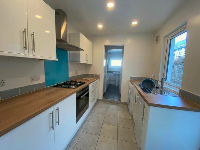 3 Bedroom Property To Rent In Whitchurch Place, Cathays, Cardiff, CF24