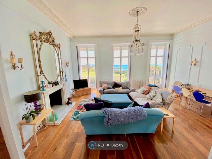 2 Bedroom Flat To Rent In Lewes Crescent, Brighton BN2