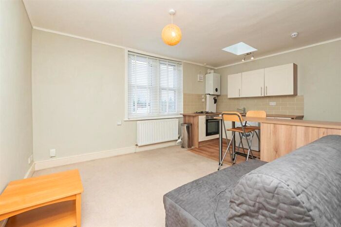 1 Bedroom Flat To Rent In Redland, Bristol, BS6