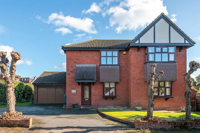 4 Bedroom Detached House For Sale In Evesham Road, Reigate, RH2