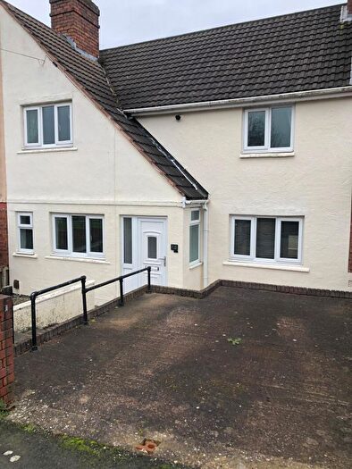 3 Bedroom Semi-Detached House To Rent In Upper Ettingshall Road, Coseley, WV14