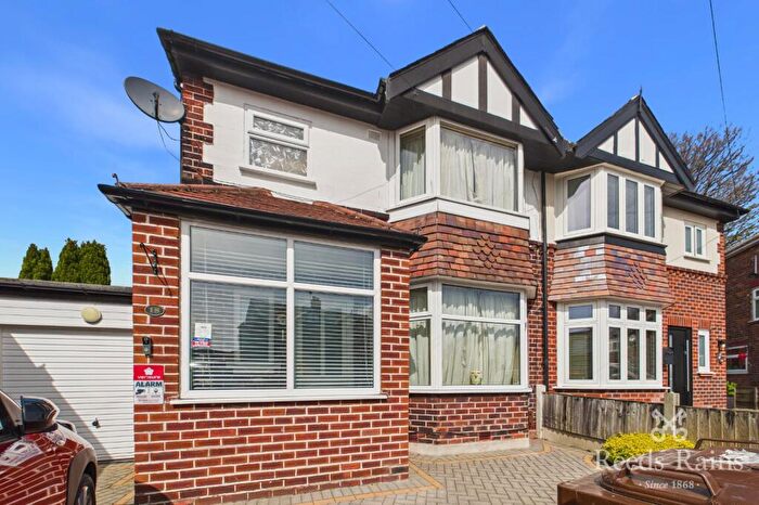 3 Bedroom Semi-Detached House For Sale In Burnside Avenue, Salford, Greater Manchester, M6