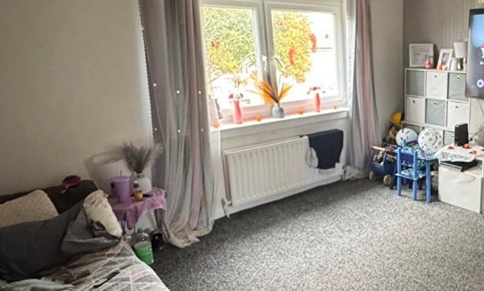 1 Bedroom Flat For Sale In Kenilworth Way, Paisley, PA2