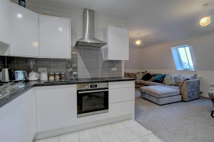 2 Bedroom Flat To Rent In Eld Lane, Colchester, CO1