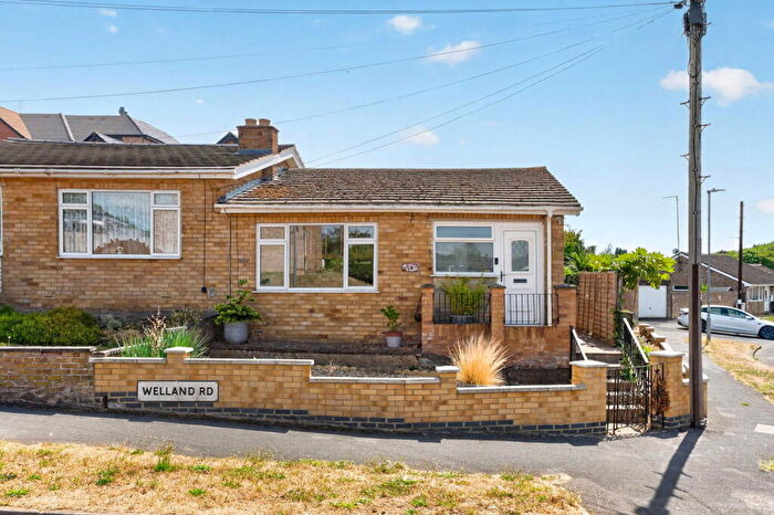 3 Bedroom Semi-Detached Bungalow For Sale In Welland Road, Kettering, NN16