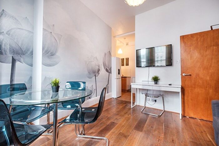 1 Bedroom Flat To Rent In Oxford Street, W1D