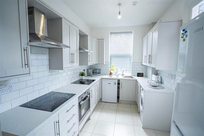 7 Bedroom House To Rent In School Road, Crookes, S10