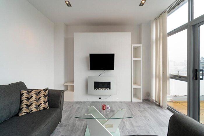 3 Bedroom Flat For Sale In Granville Street, Birmingham, West Midlands, B1