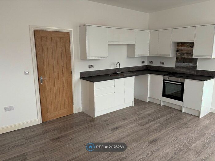 2 Bedroom Flat To Rent In Waterloo Road, Pudsey, LS28