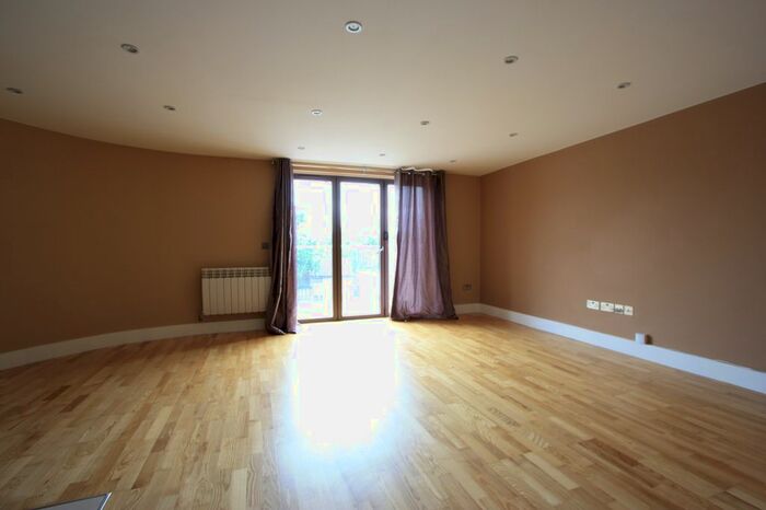 2 Bedroom Flat To Rent In London Rd, Kingston, KT2