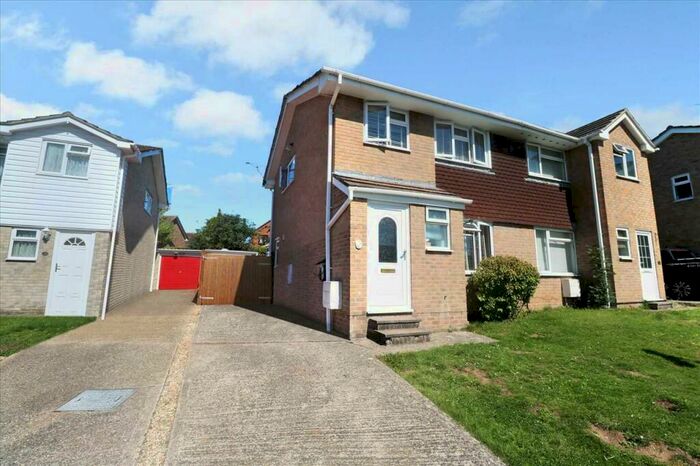3 Bedroom Semi-Detached House For Sale In Tower Close, Charlton, Andover, SP10