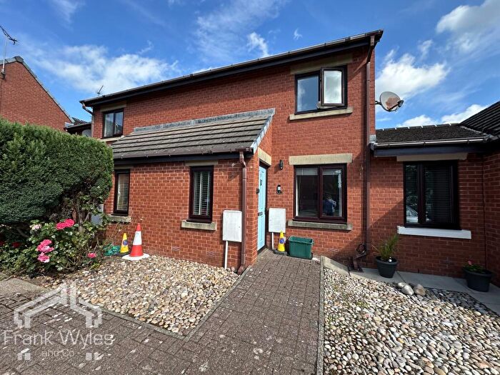 2 Bedroom House To Rent In Freckleton Court, Lytham St. Annes, Lancashire, FY8