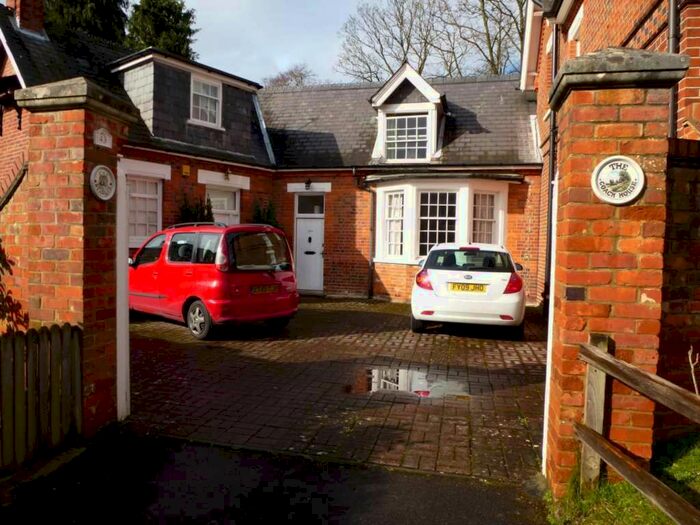 1 Bedroom Cottage To Rent In St Peters Avenue, Caversham, RG4