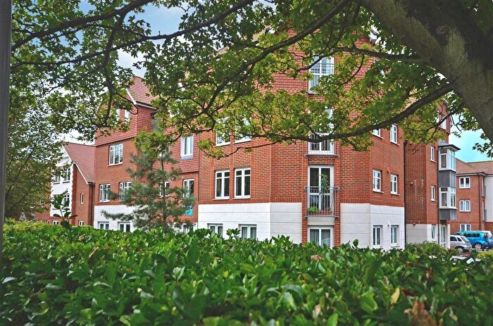 2 Bedroom Flat For Sale In Mill Road, Worthing, West Sussex, BN11