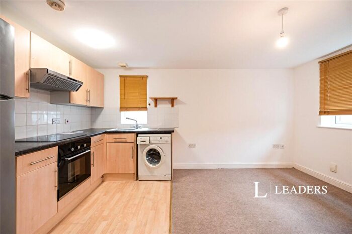 1 Bedroom Flat To Rent In Alhambra Road, PO4
