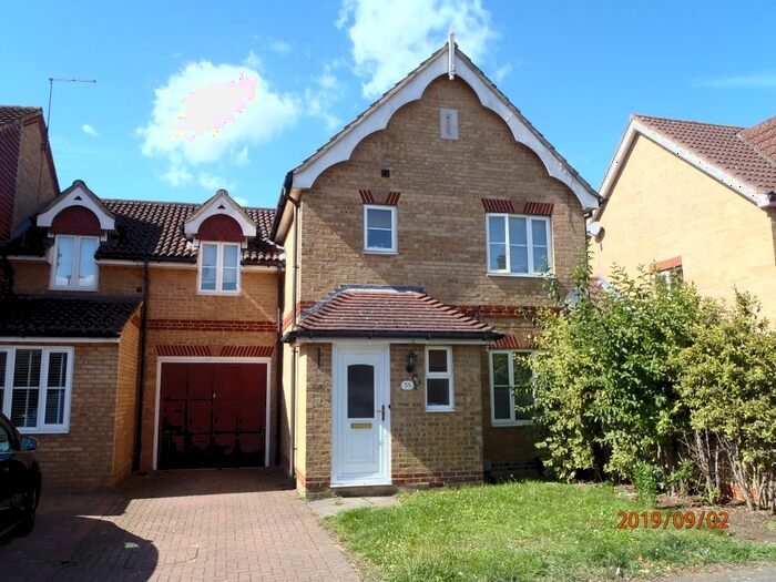 4 Bedroom Link Detached House To Rent In Serpentine Close, Stevenage, SG1