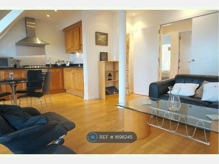 2 Bedroom Flat To Rent In Young Street South Lane, Edinburgh, EH2