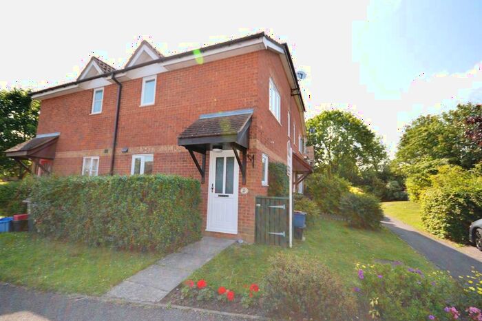 2 Bedroom Cluster House To Rent In Morecambe Close, Stevenage, SG1