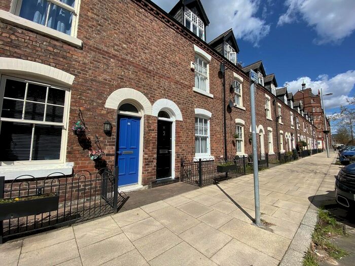 3 Bedroom Town House To Rent In George Leigh St, Ancoats, M4