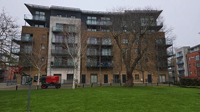 2 Bedroom Flat To Rent In Hither Green Lane, London, SE13