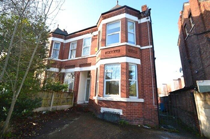 8 Bedroom Semi-Detached House To Rent In Barlow Moor Road, Chorlton, Manchester., M21