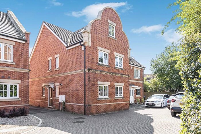 3 Bedroom Semi-Detached House For Sale In Derisley Close, Byfleet, West Byfleet, Surrey, KT14