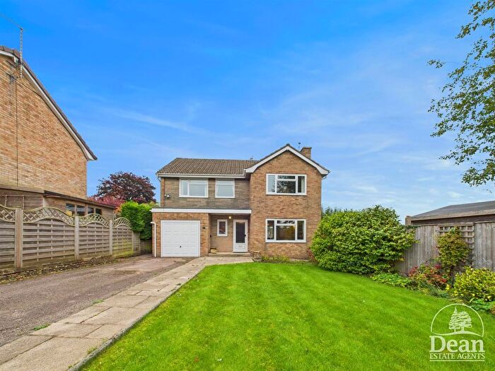 4 Bedroom Detached House For Sale In Fairfield Close, Coleford, GL16