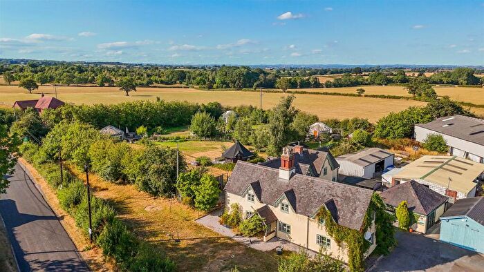 5 Bedroom Detached House For Sale In Gate Farm, Hanbury Road, Anslow, DE13